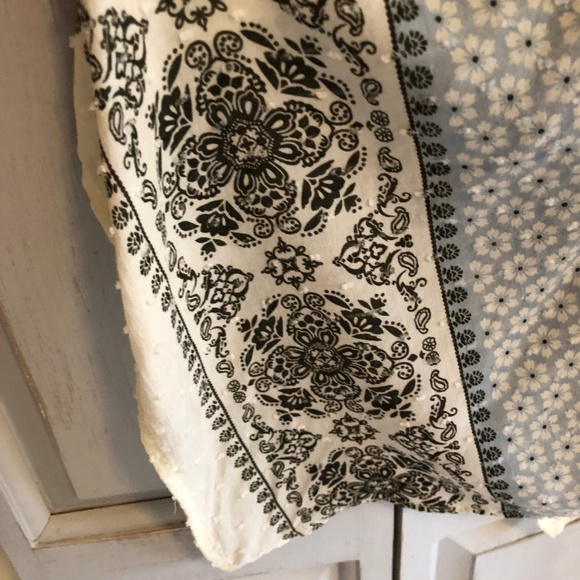 BOUTIQUE DRESS - Picture 4 of 7